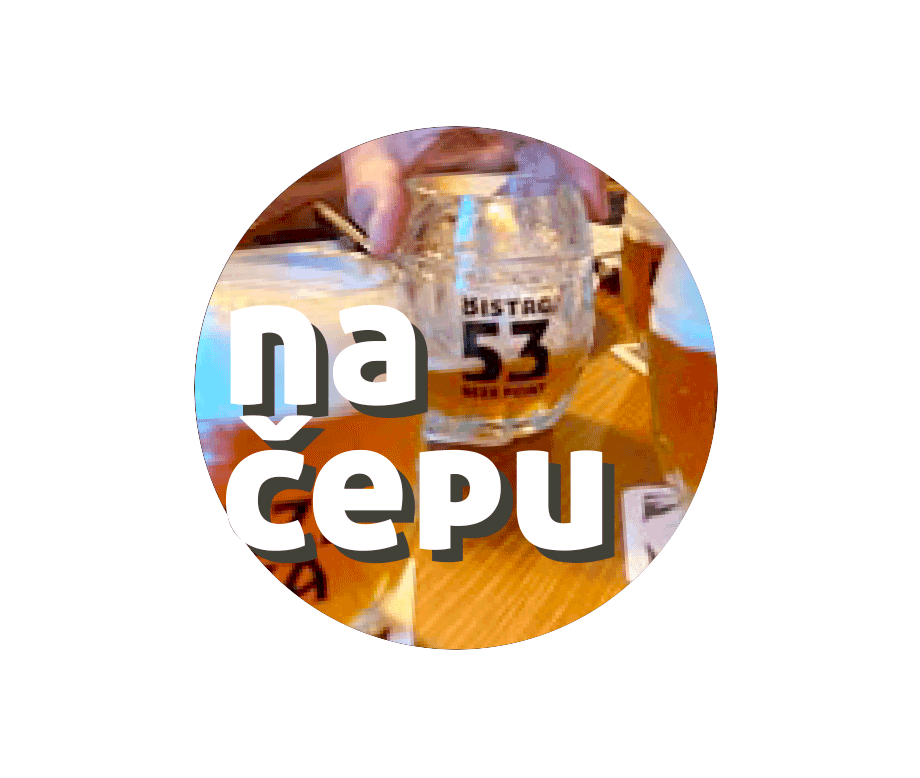 na čepu